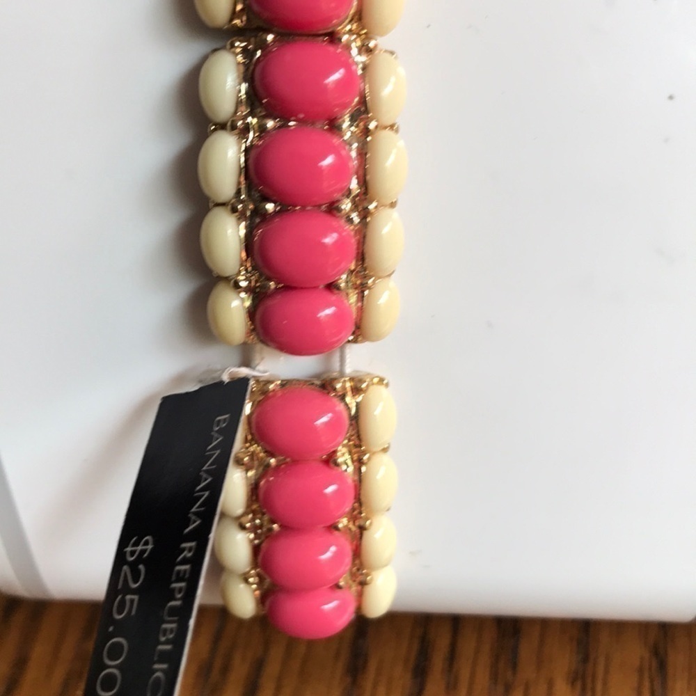 🆕 Banana Republic Pink Stretch Bracelet